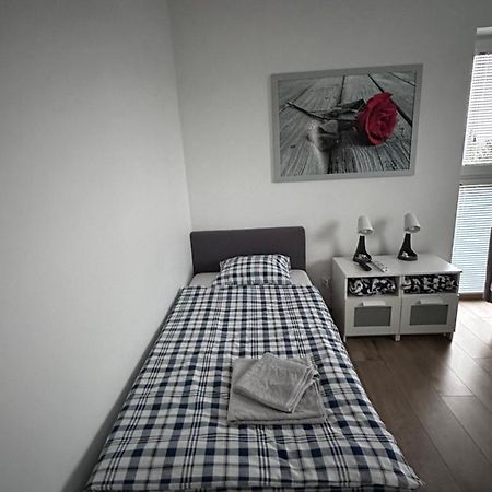 Pruszkowskie Mieszkanko Buitenkant foto