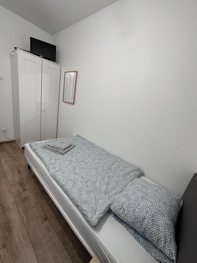 Pruszkowskie Mieszkanko Buitenkant foto